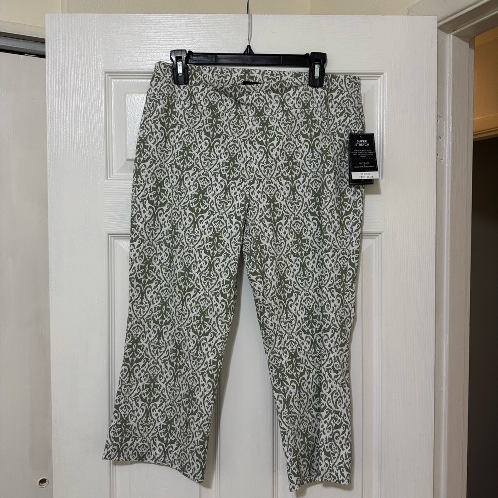 NWT Counterparts Capris Size 8